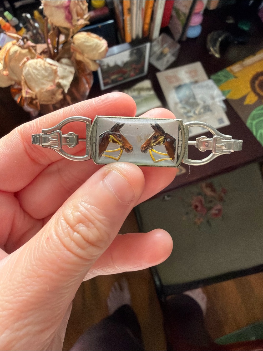 Beautiful Reverse Painted Antique Essex Crystal Intaglio Horses Brooch Pin